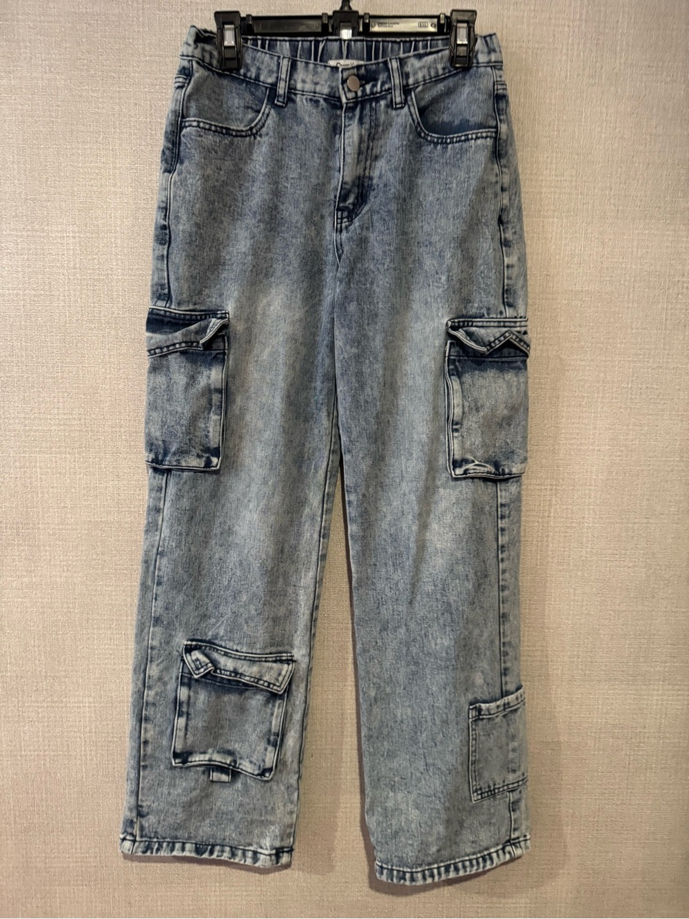 Women’s Boyfriend Cargo Jeans in Light Wash